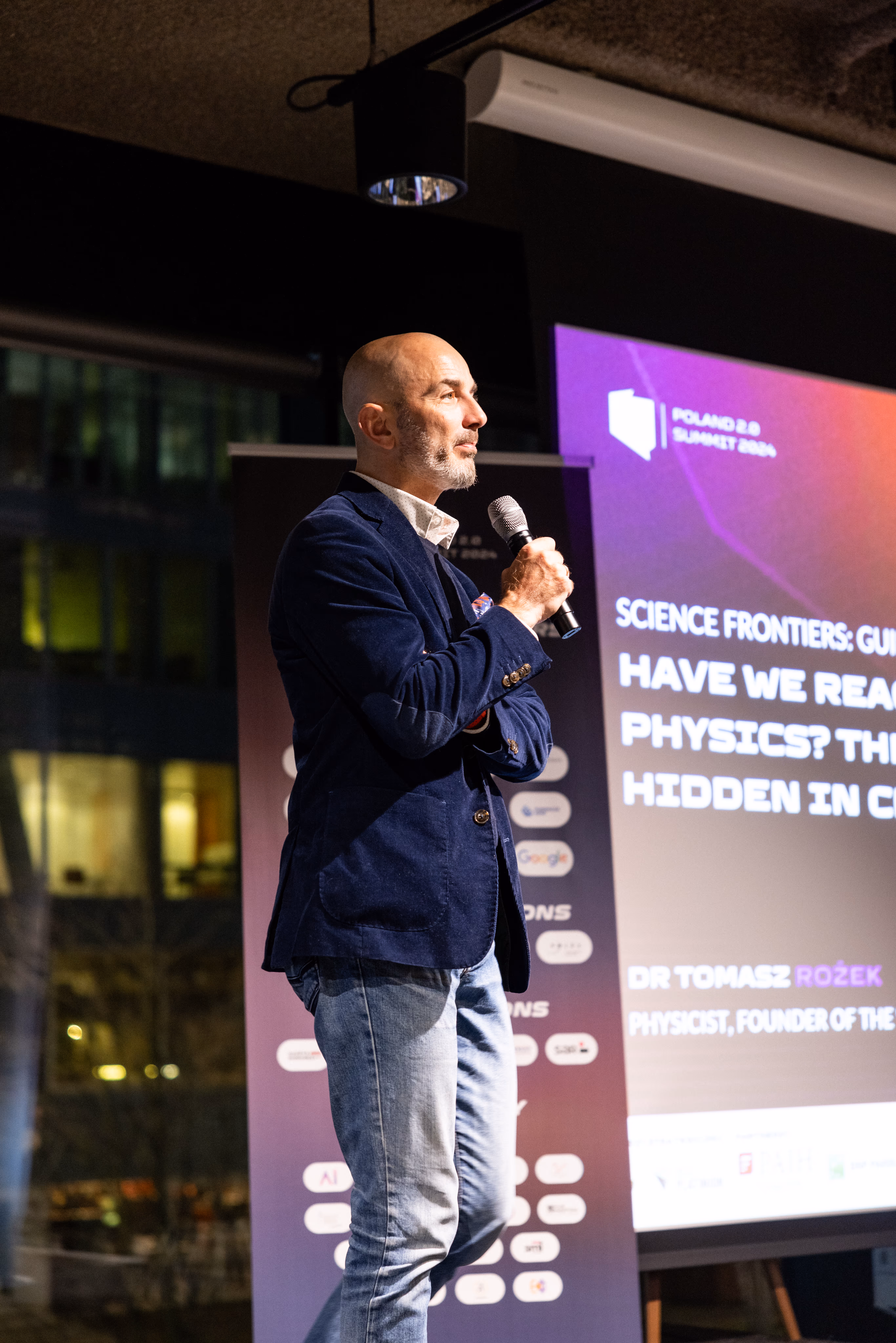 day2-panel-have-we-reached-the-end-of-physics-the-mysteries-hidden-in-cern